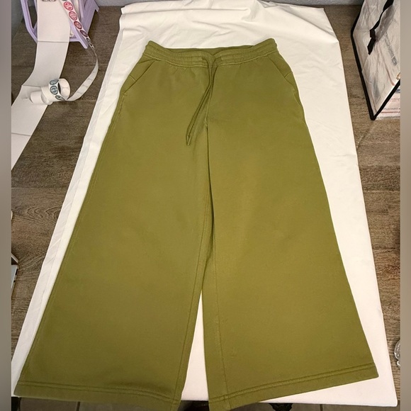 Lululemon Loungeful High-Rise Wide Leg Crop Bronze Green Size 10 - Picture 5 of 12
